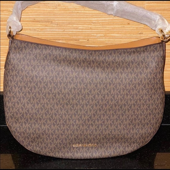 Michael Kors Handbags - Michael Kors Shoulder Bag Brand New